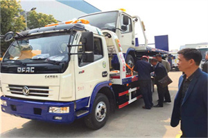 抚顺汽车道路救援拖车价格